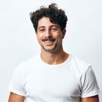 vecteezy_hipster-man-lifestyle-fashion-portrait-background-caucasian_26408660